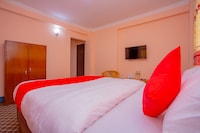 OYO 589 Hotel Trimurti