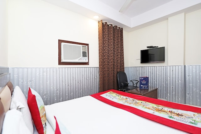 OYO Hotel Golden Park Near Dwarka Sector 9 Metro Station