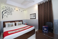OYO Hotel Golden Park Near Dwarka Sector 9 Metro Station