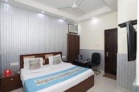 OYO Hotel Golden Park Near Dwarka Sector 9 Metro Station