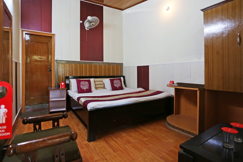 OYO 4888 Hotel Moon 1, Highcourt Nainital, Nainital