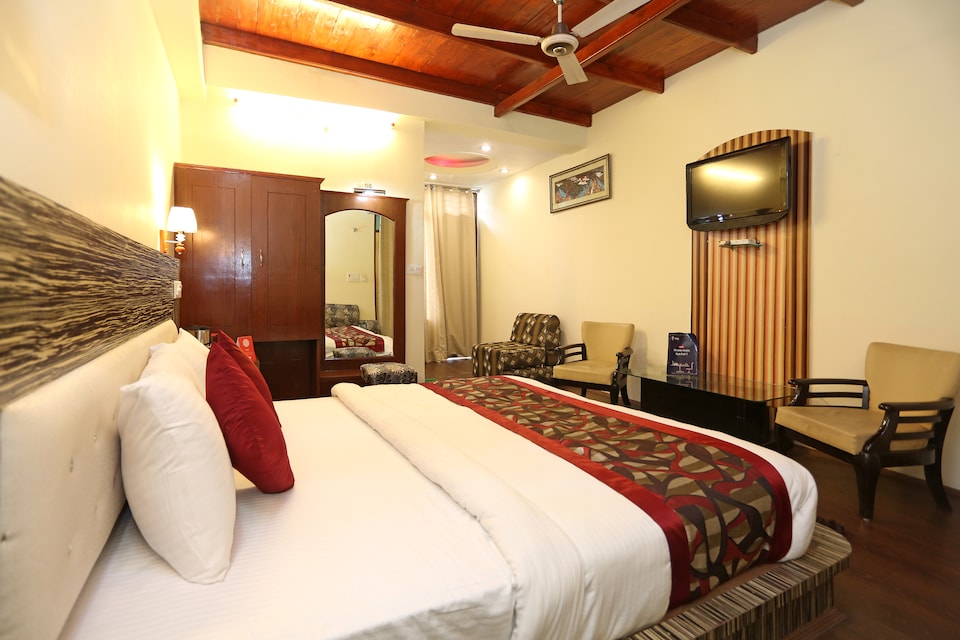 OYO 4889 Hotel Moon 2, Highcourt Nainital, Nainital