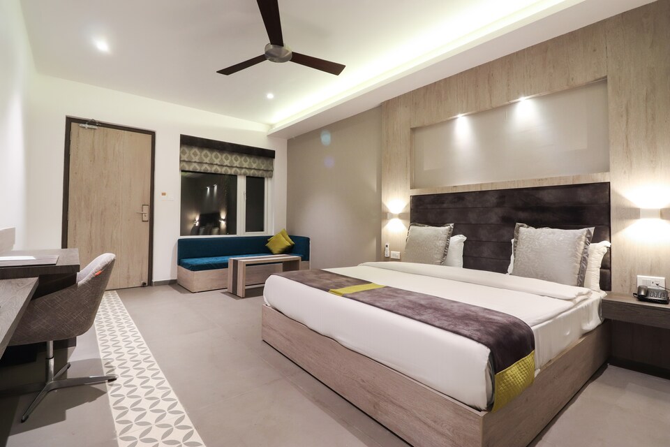 Palette - Kingston Resort, Mall Road Kanpur, Kanpur