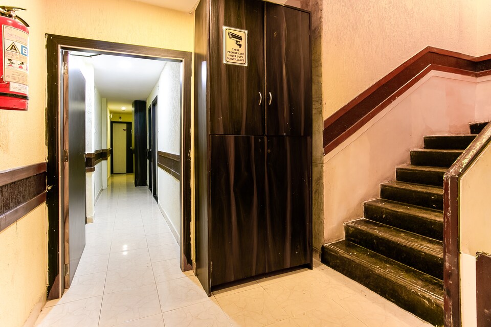 OYO 60036 Hotel Red Palms, Mumbai Bandra-Khar-Santacruz, Mumbai