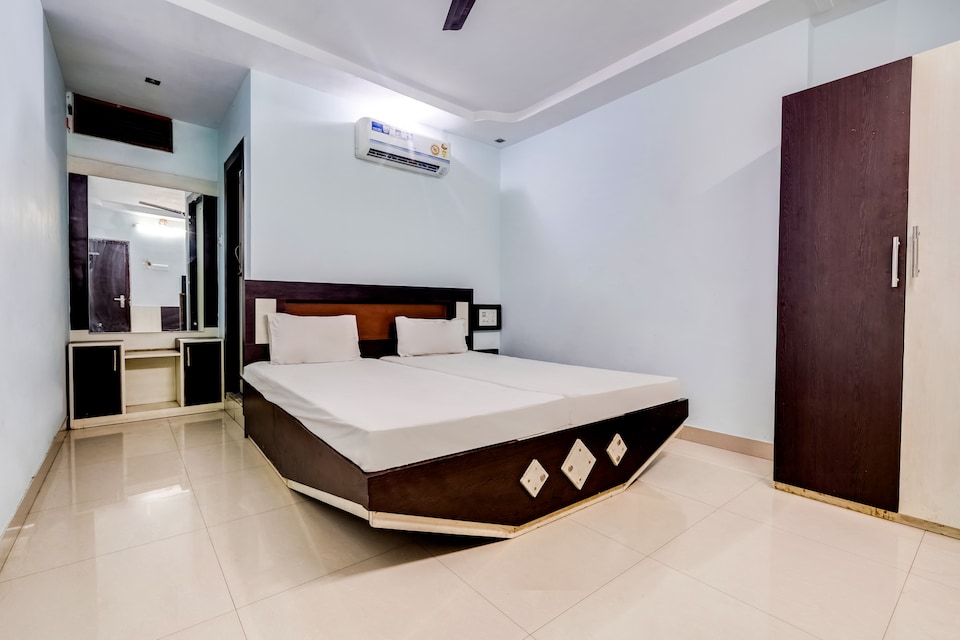 SPOT ON 60037 Hotel Girnar Inn, Giridih, Giridih