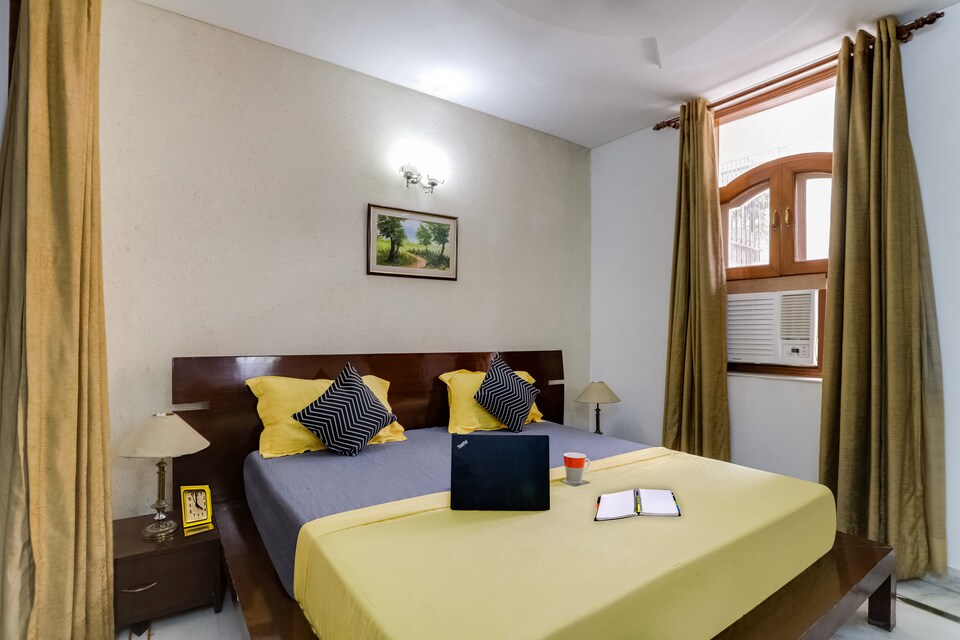 OYO LIFE GRG1690 Golf Course Rd, Golf Course Road, Gurgaon