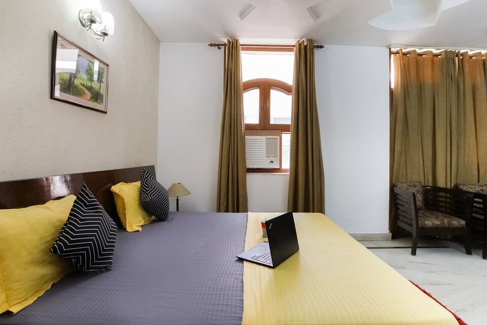 OYO LIFE GRG1690 Golf Course Rd, Golf Course Road, Gurgaon