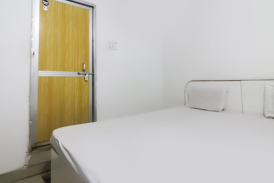 SPOT ON 60055 Hotel Vaibhav, Jaunpur, Jaunpur