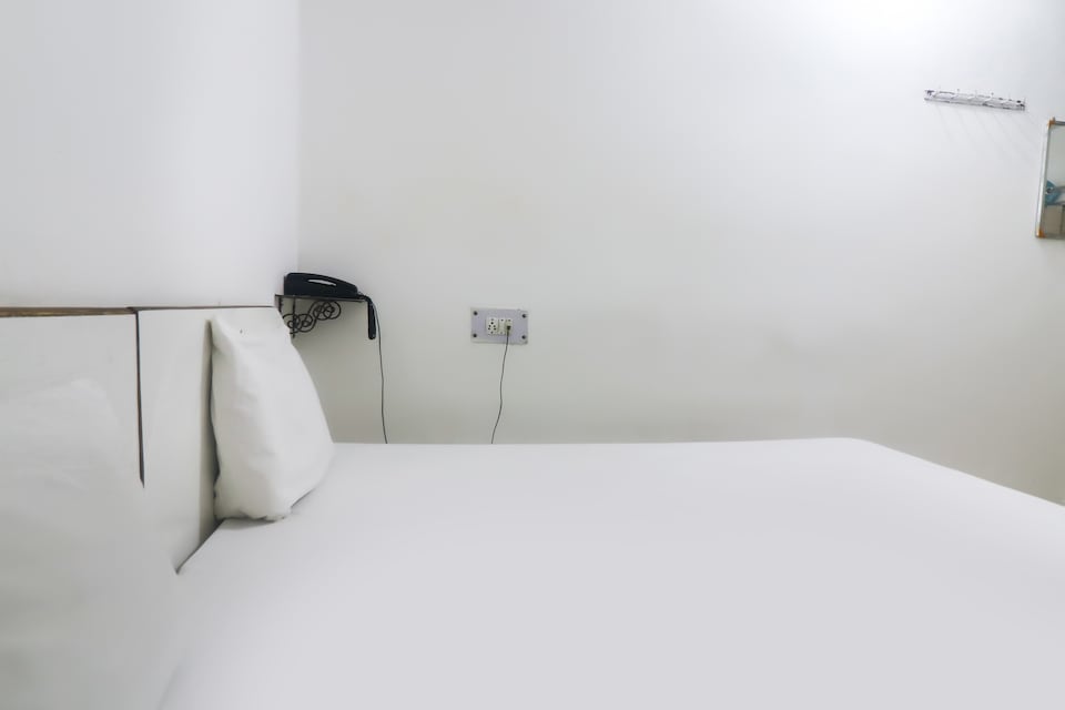 SPOT ON 60055 Hotel Vaibhav, Jaunpur, Jaunpur