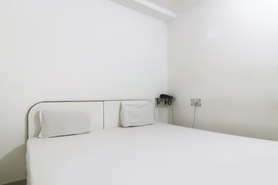 SPOT ON 60055 Hotel Vaibhav, Jaunpur, Jaunpur