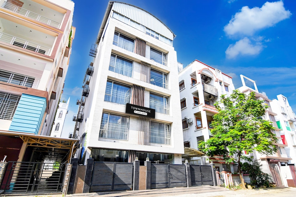 Super Townhouse New Town Formerly Krish Residency, Rajarhat Kolkata, Kolkata