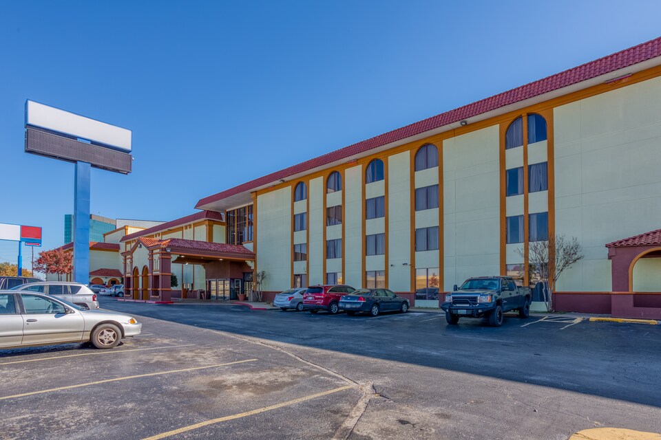Hotel Tulsa I-44 Midtown, C74112, Tulsa