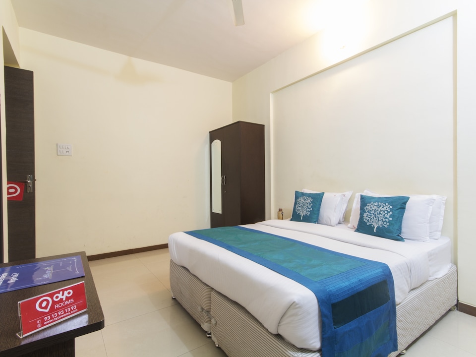 OYO 792 Apartment Kandivali West, Mumbai BCEC, Mumbai