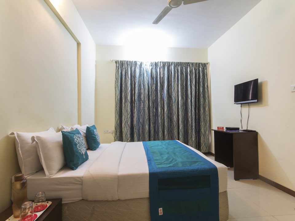 OYO 792 Apartment Kandivali West, Mumbai BCEC, Mumbai