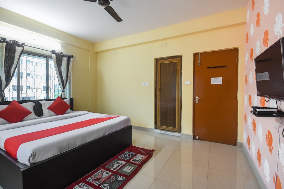 OYO 60082 Royal Room, Rajarhat Kolkata, Kolkata