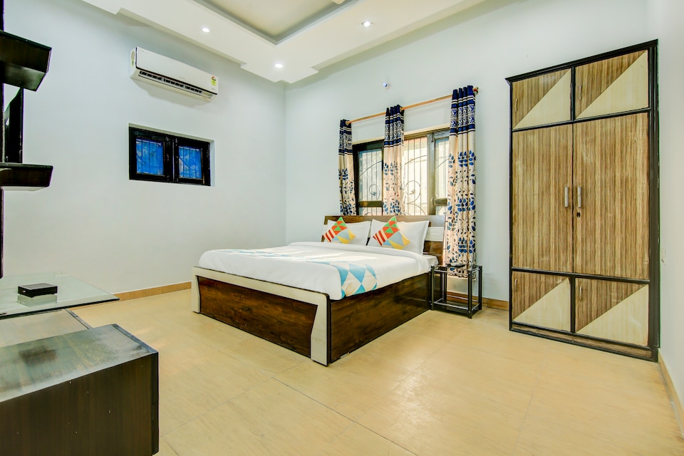 OYO Home 60137 Elegant 3BHK Apartment Dehradun, Rajpur Road Dehradun, Dehradun