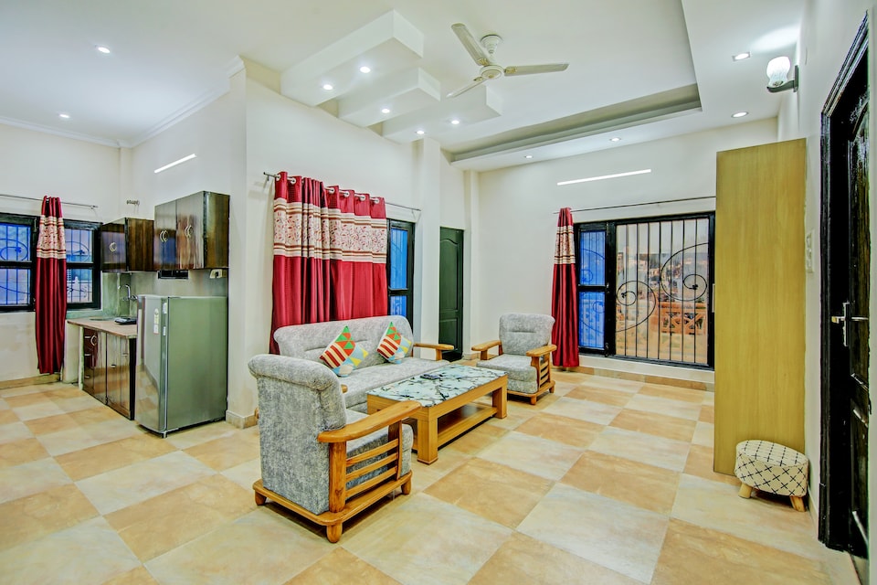 OYO Home 60140 Elegant 2BHK Apartment Dehradun, Rajpur Road Dehradun, Dehradun