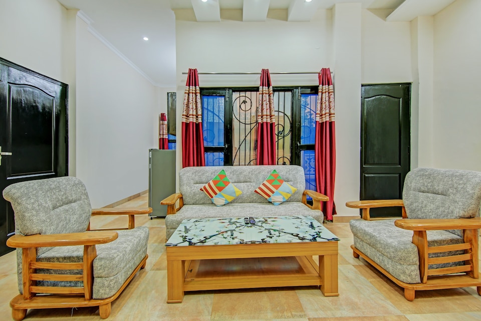 OYO Home 60140 Elegant 2BHK Apartment Dehradun, Rajpur Road Dehradun, Dehradun