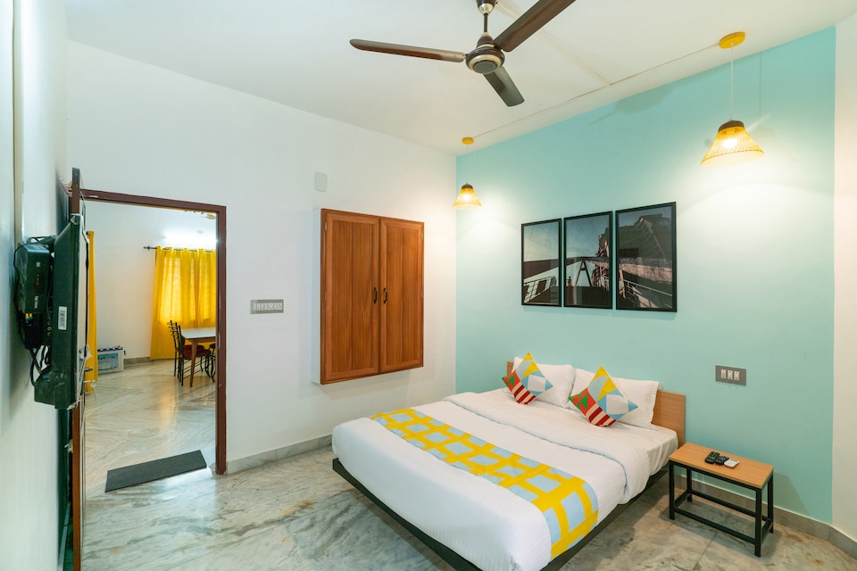 OYO Home 60141 Cozy Stay, Edapally Kochi, Kochi