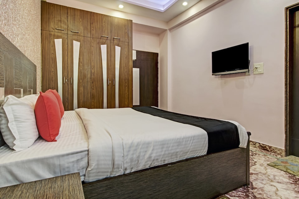 Capital O 60101 Hotel The Rainbow - A Boutique, Shilpgram, Agra