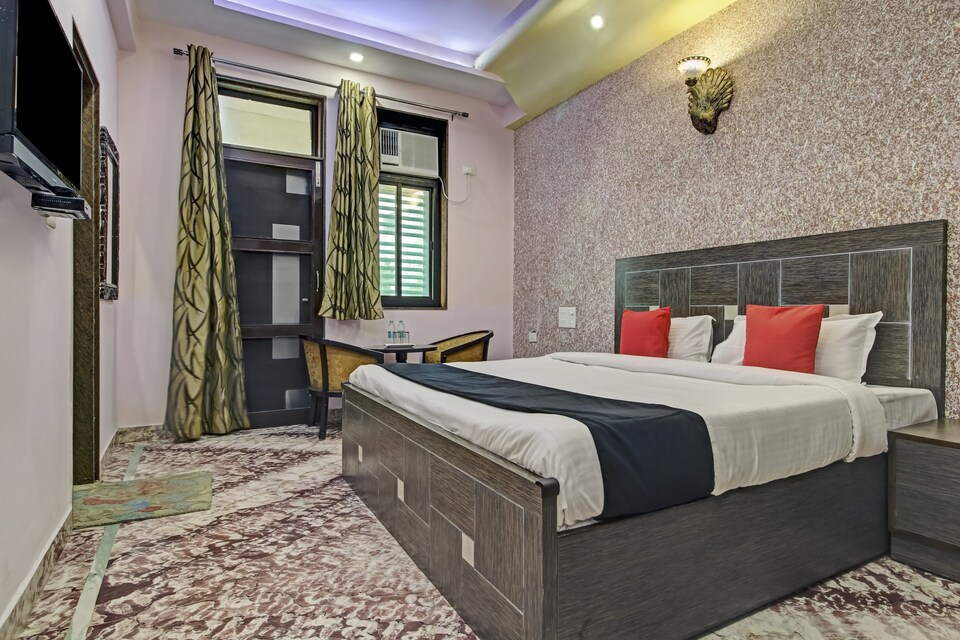 Capital O 60101 Hotel The Rainbow - A Boutique, Shilpgram, Agra