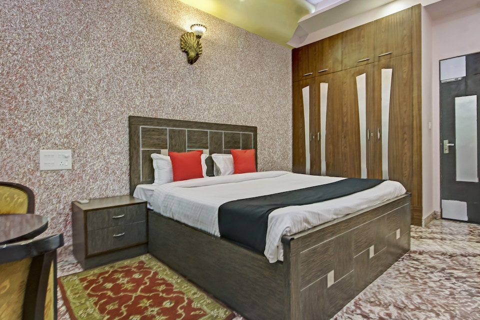 Capital O 60101 Hotel The Rainbow - A Boutique, Shilpgram, Agra