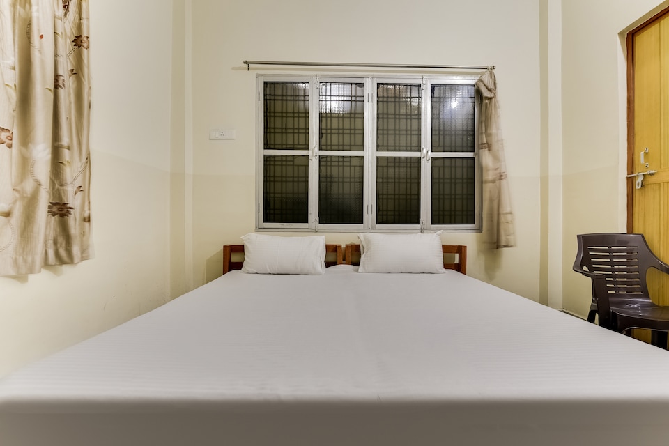SPOT ON 60107 Gurukul Dham Hotel, Mirzapur, Mirzapur