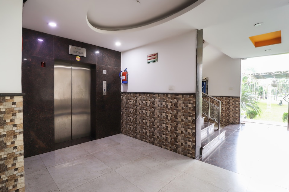 OYO 60162 City Club & Hotels, Vikas Nagar Lucknow, Lucknow