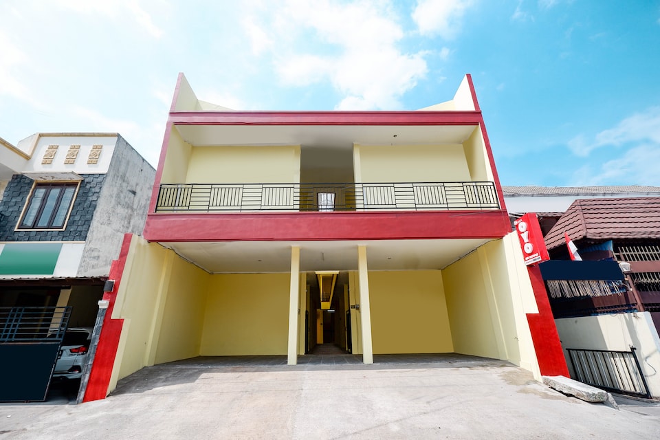 OYO 1553 Anmi Guest House, Solo Timur, Solo