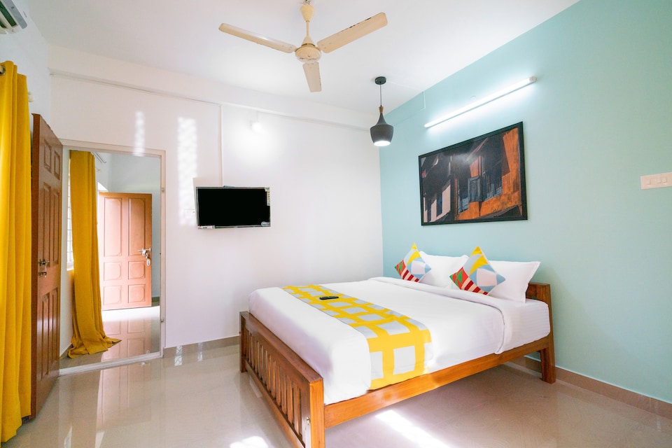 OYO Home 60193 Colorful Jacob Hudson Apartments 2bhk, Vytilla Kochi, Kochi