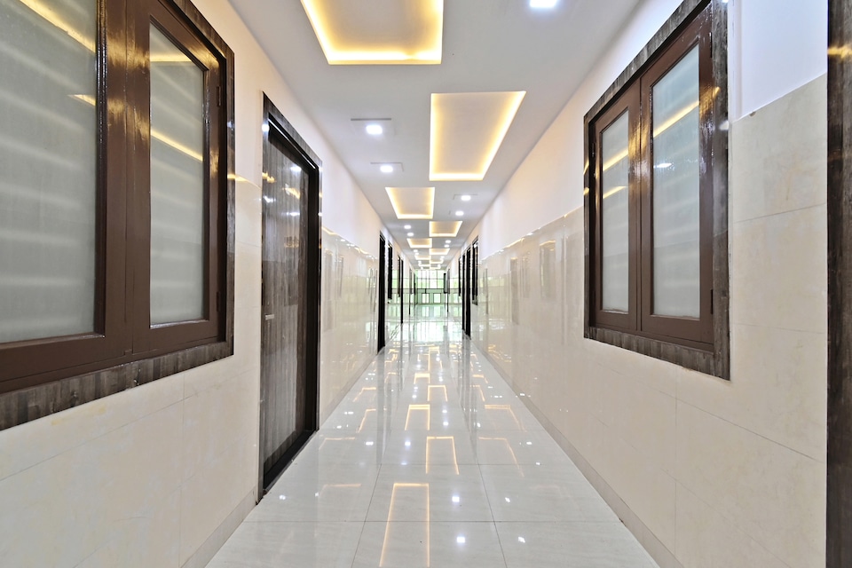 OYO 60218 Hotel Raj Inn, MG Road Agra, Agra