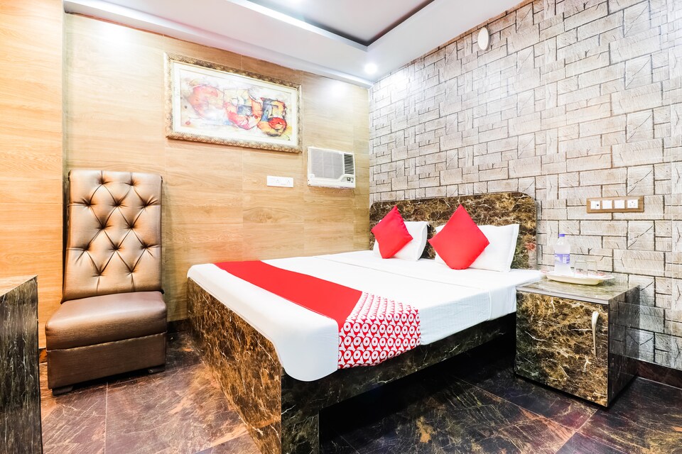 OYO 60223 Hotel Sowrya Palace, Gomti Nagar Lucknow, Lucknow