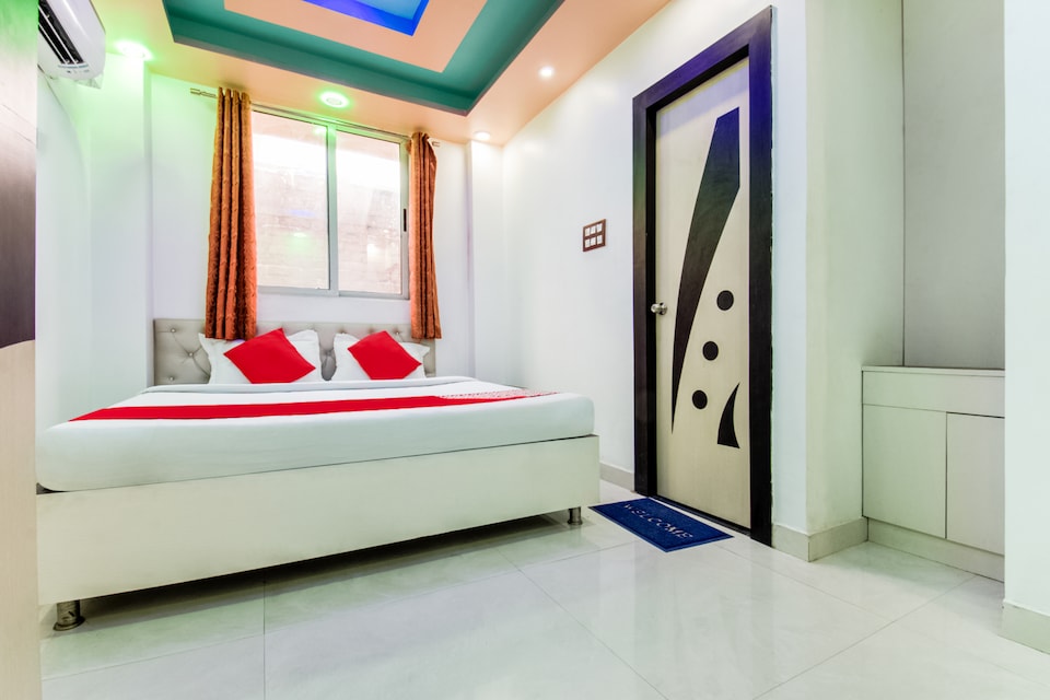 OYO 60226 Sheesh Mahal, Bailey Road, Patna