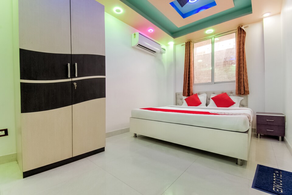 OYO 60226 Sheesh Mahal, Bailey Road, Patna