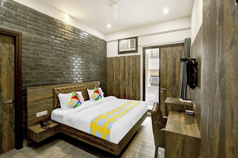 LIVE AS GRG2090, Huda 2 Gurgaon, Gurgaon