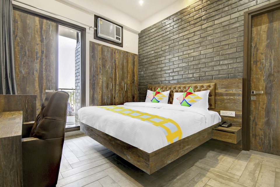 LIVE AS GRG2090, Huda 2 Gurgaon, Gurgaon