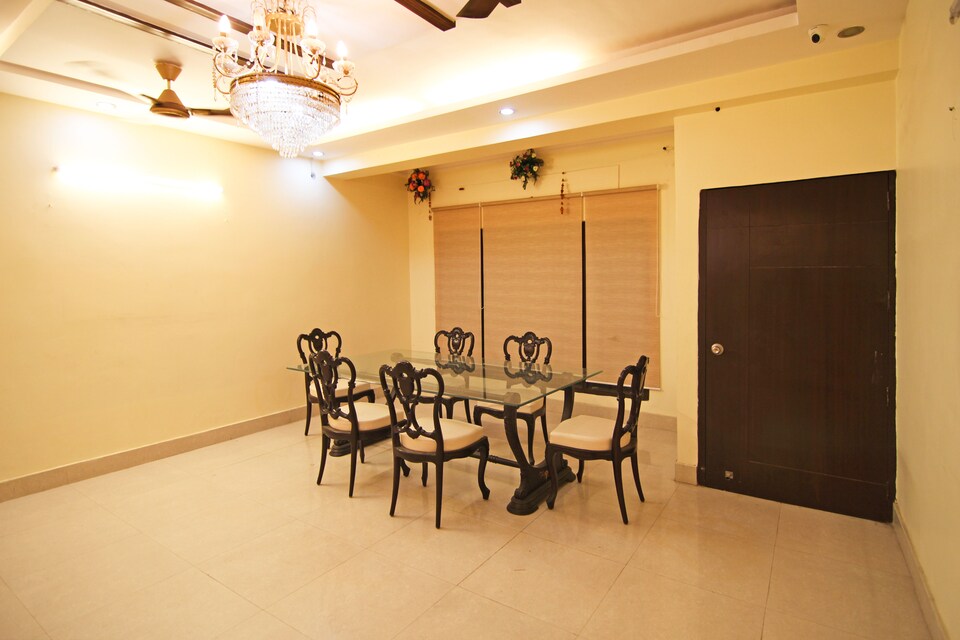 OYO 4914 Home Stay Little Hutt, Rajouri Garden Delhi, Delhi
