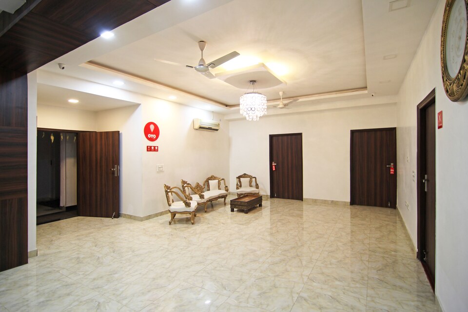 OYO 4914 Home Stay Little Hutt, Rajouri Garden Delhi, Delhi