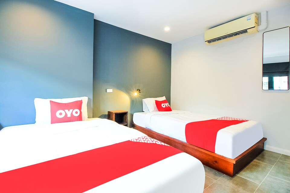  Vaccinated Staff -OYO 312 Wire Bangkok Hostel Phrakanong, BE_Watthana P1, Bangkok