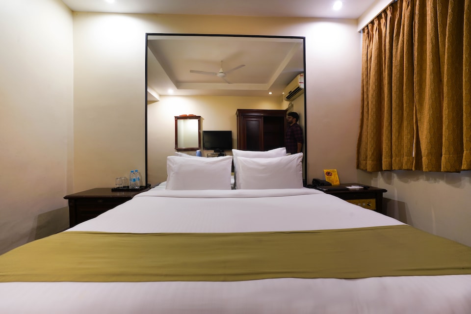 Palette - The Cent, Lakdikapul, Hyderabad