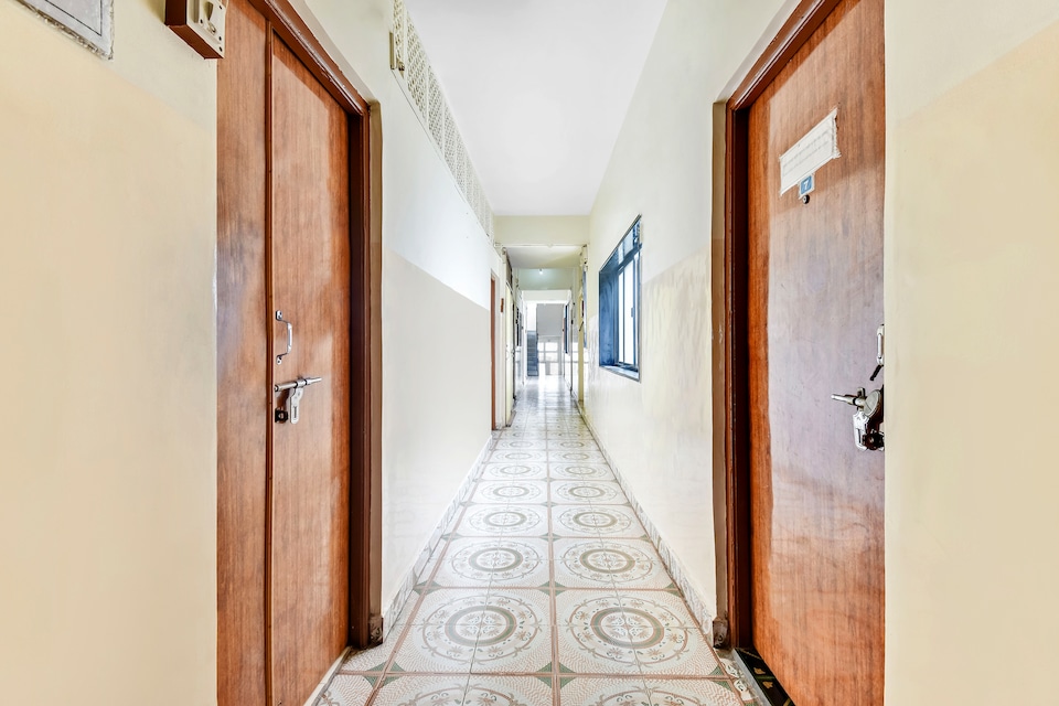SPOT ON Dhan palace lodge, Shirur, Shirur
