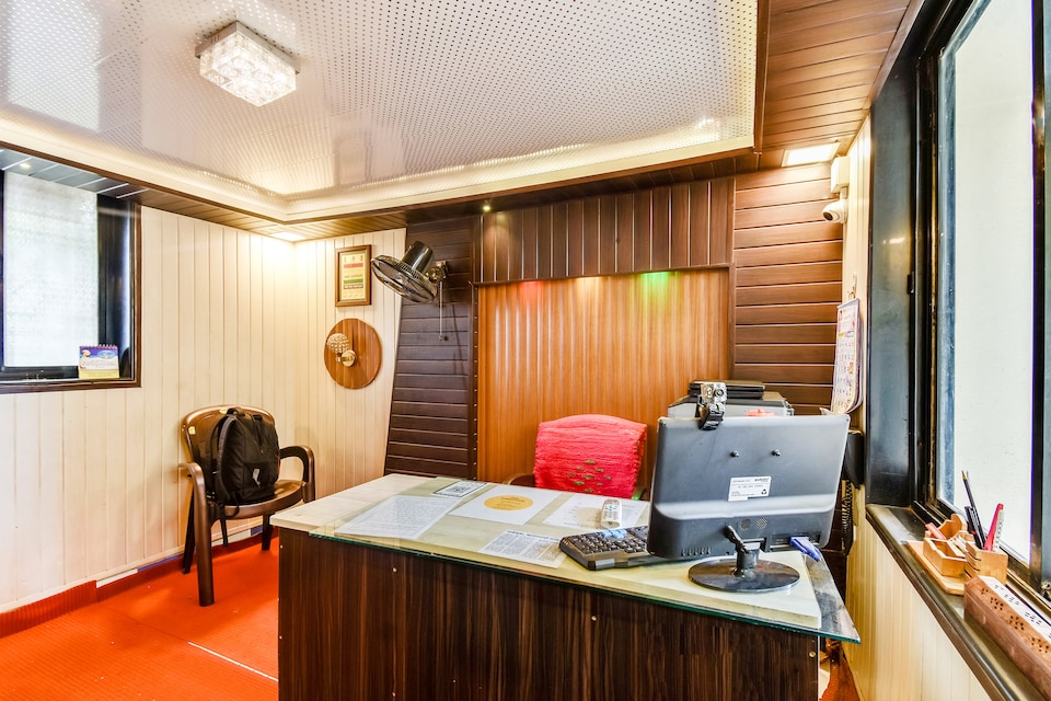 SPOT ON Dhan palace lodge, Shirur, Shirur