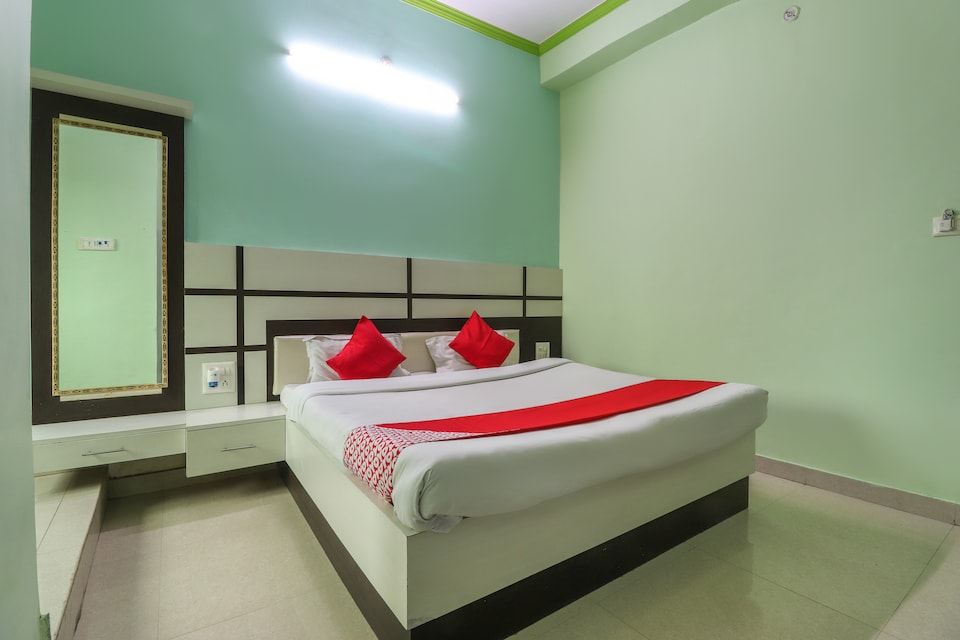 OYO 60280 Hotel Raj Restaurant & Resort, Etawah, Etawah