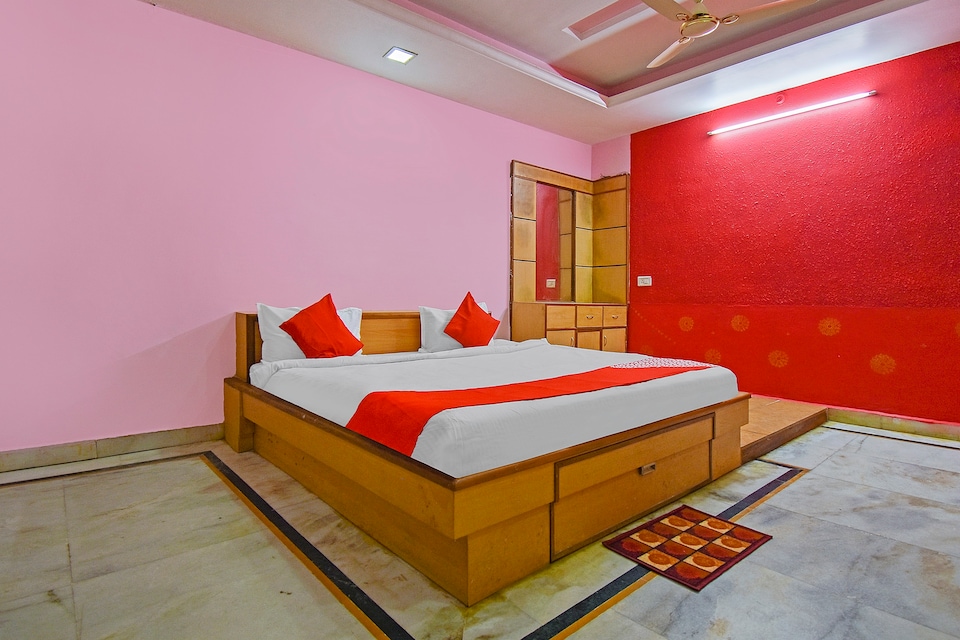 OYO 60293 Shivi Residency, Padav, Gwalior