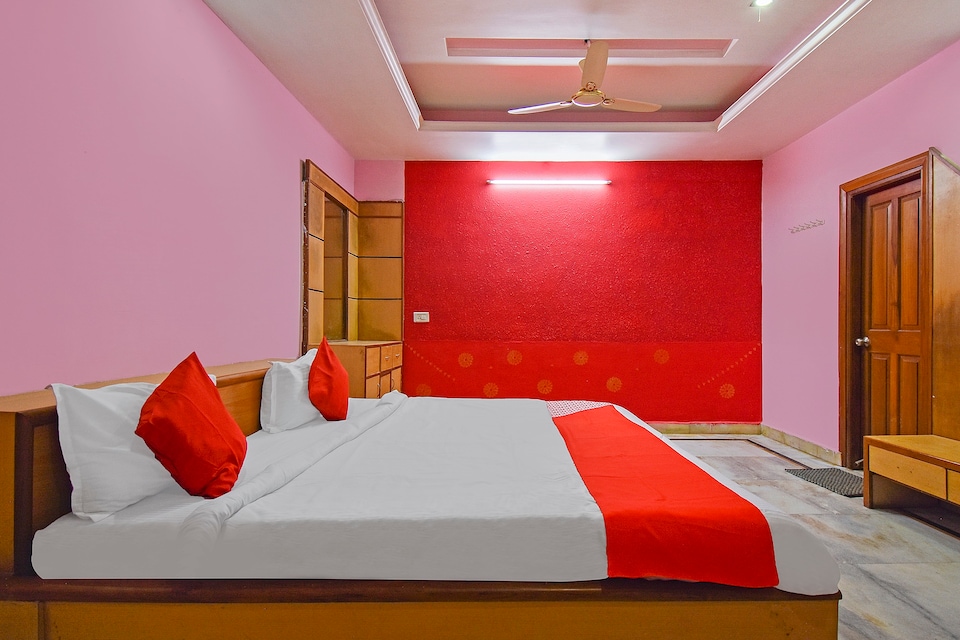 OYO 60293 Shivi Residency, Padav, Gwalior