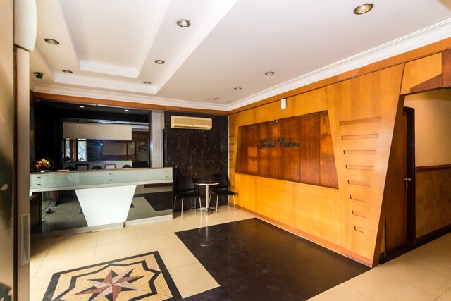 OYO 1581 Hotel Grand Palace