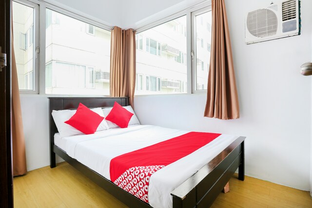OYO 401 Ridgewood Tower