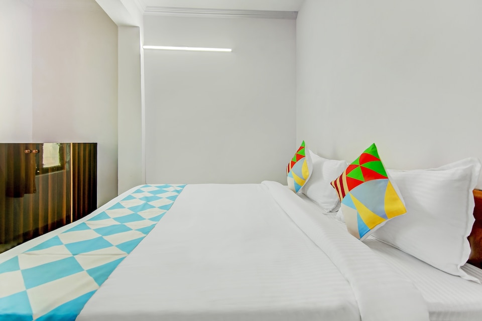 OYO Home 60309 Peaceful Home Stay, Anand Vihar Delhi, Delhi