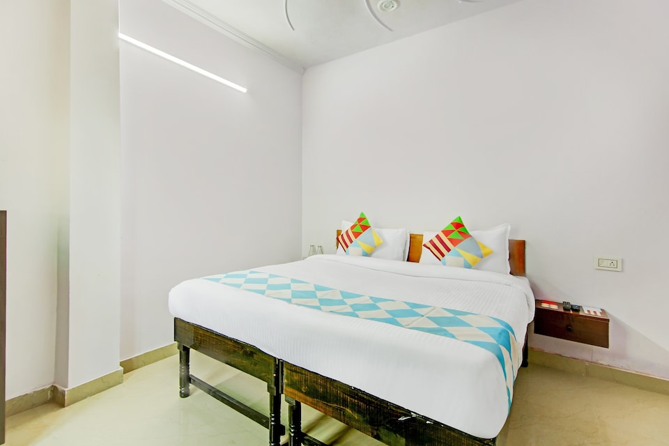 OYO Home 60309 Peaceful Home Stay, Anand Vihar Delhi, Delhi