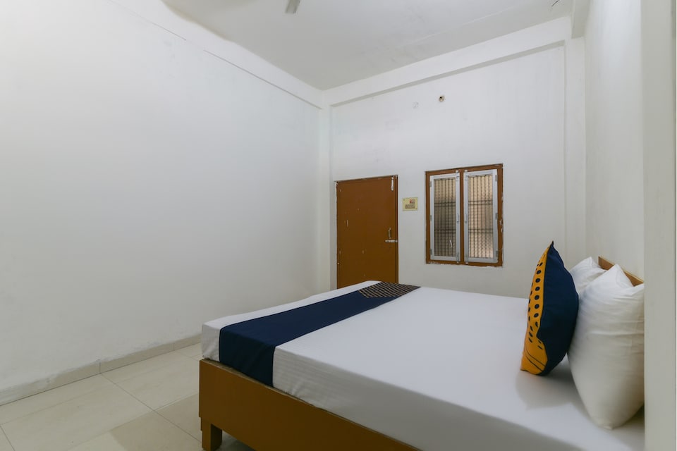 SPOT ON Magru Lal Jamuna Prasad Seva Samiti Dharmshala, Ayodhya, Ayodhya